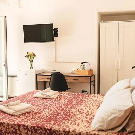 Alfonsina Bed & Breakfast *